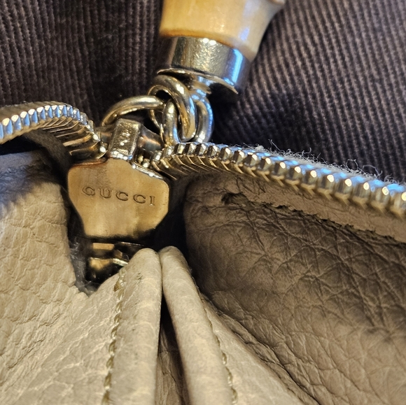 GUCCI DIAMANTE Zip Around Wallet Bamboo Tassel Silver Satin - Picture 14 of 16